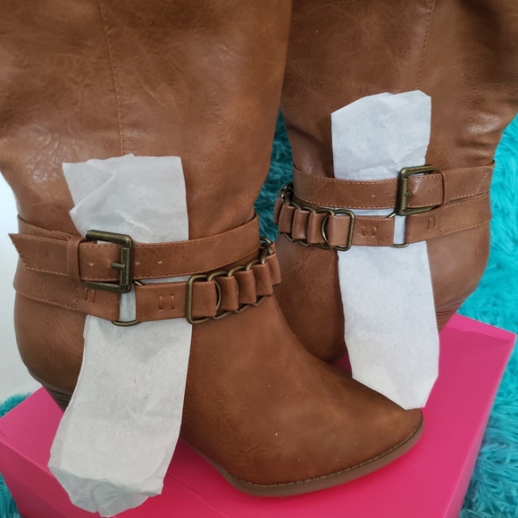 JustFab Luiza Cognac Heeled Boots NIB - Picture 9 of 9